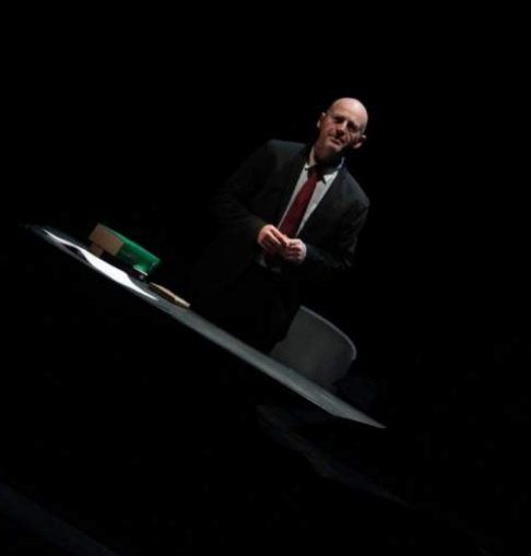 Photo 2 spectacle Un Juge - Théâtre des Îlets - Cie Teatro di Fabio - Photo Roland Baduel